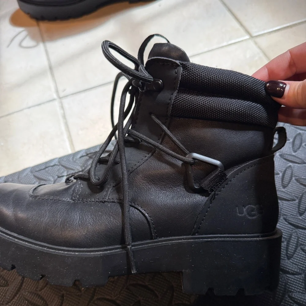 UGG Women’s Tioga Waterproof Hiker Boots, Black. Used a few times - Picture 2 of 4